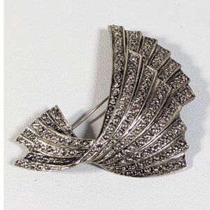 Silver Tone Gunmetal Gray Art Deco Style Fan Curved Pin Brooch